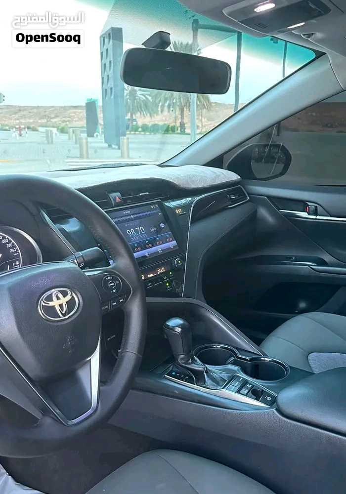 Car Image 2018 TOYOTA CAMRY LE