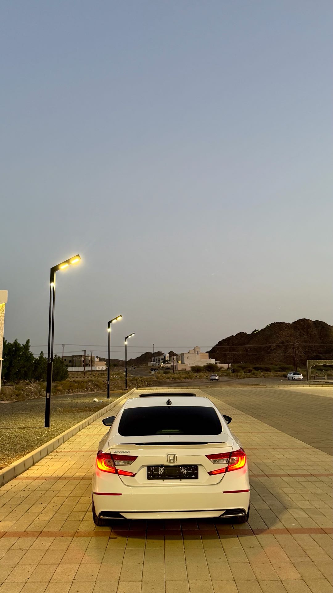 Car Image 2018 HONDA ACCORD EXL