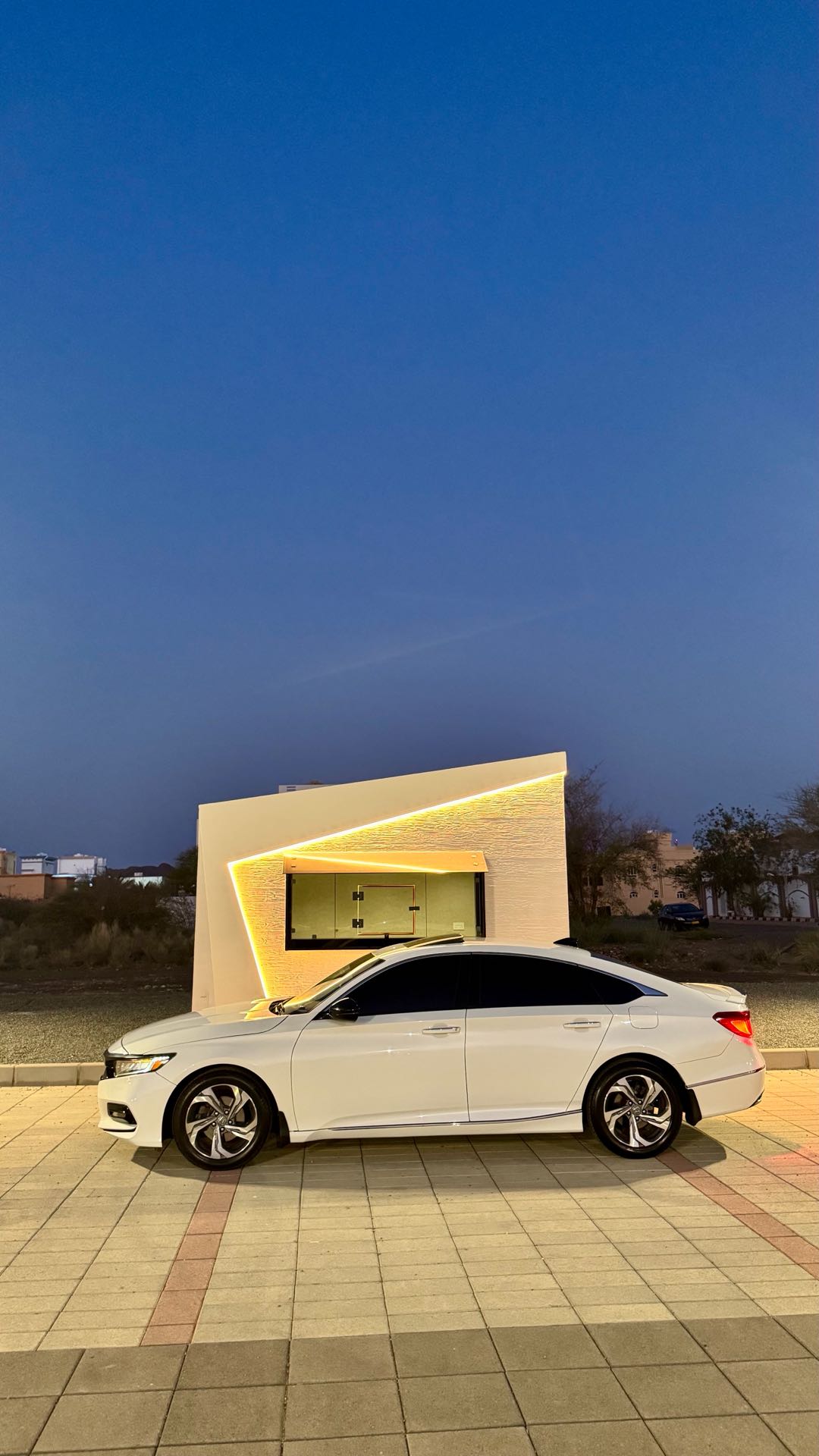 Car Image 2018 HONDA ACCORD EXL