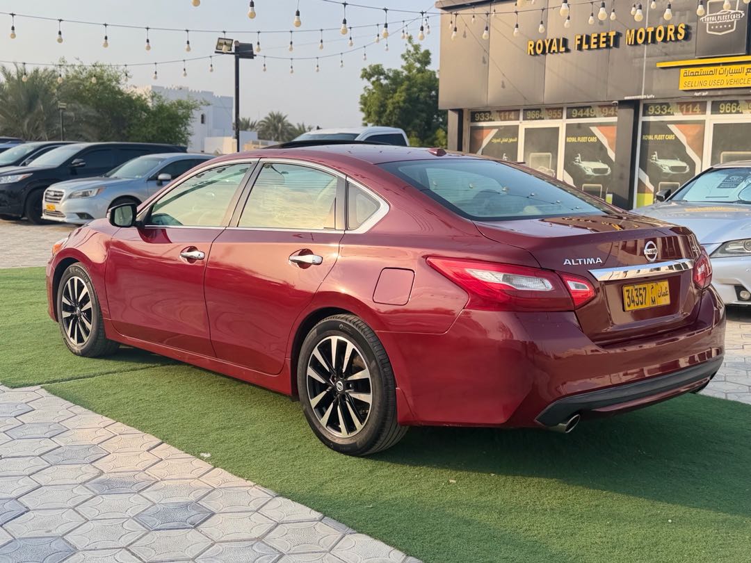 Car Image 2017 NISSAN ALTIMA SL