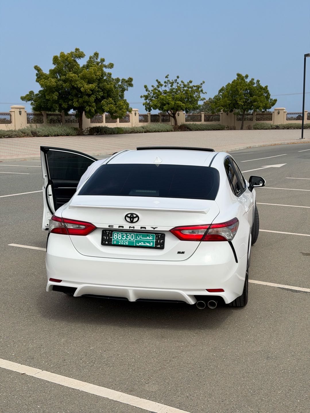 Car Image 2018 TOYOTA CAMRY SE