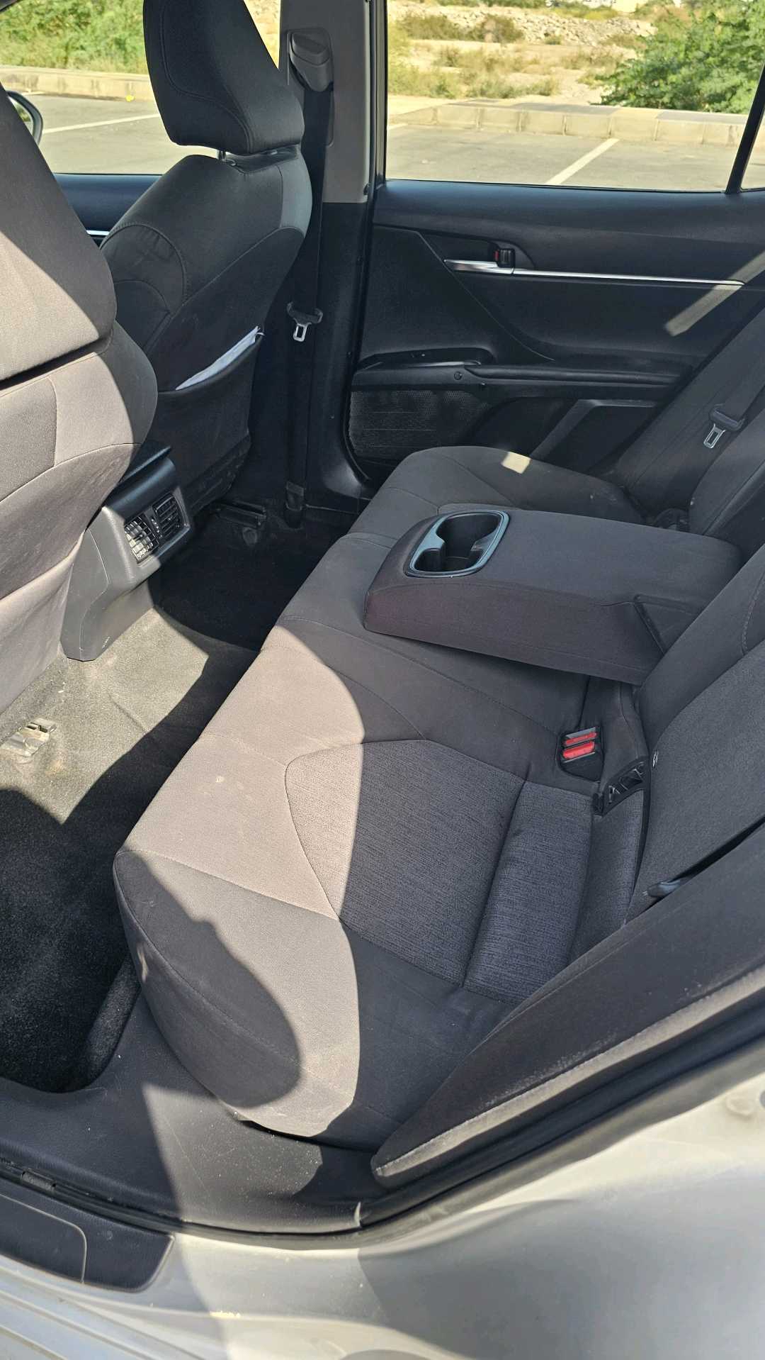 Car Image 2019 TOYOTA CAMRY LE