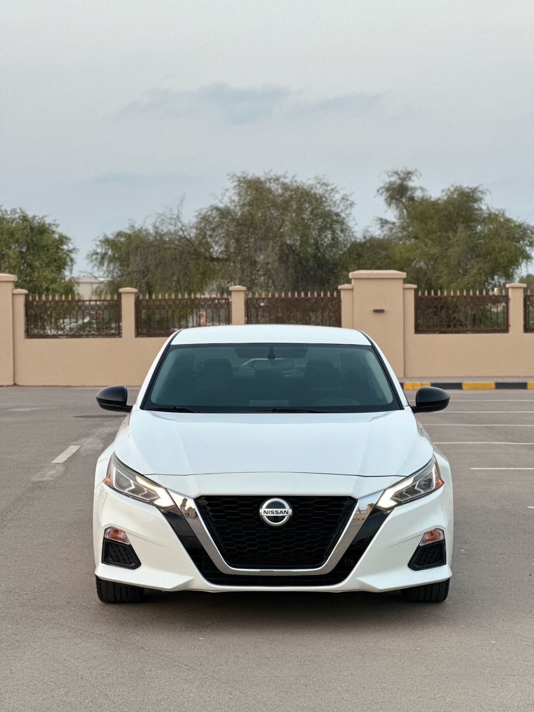 Car Image 2019 NISSAN ALTIMA SR