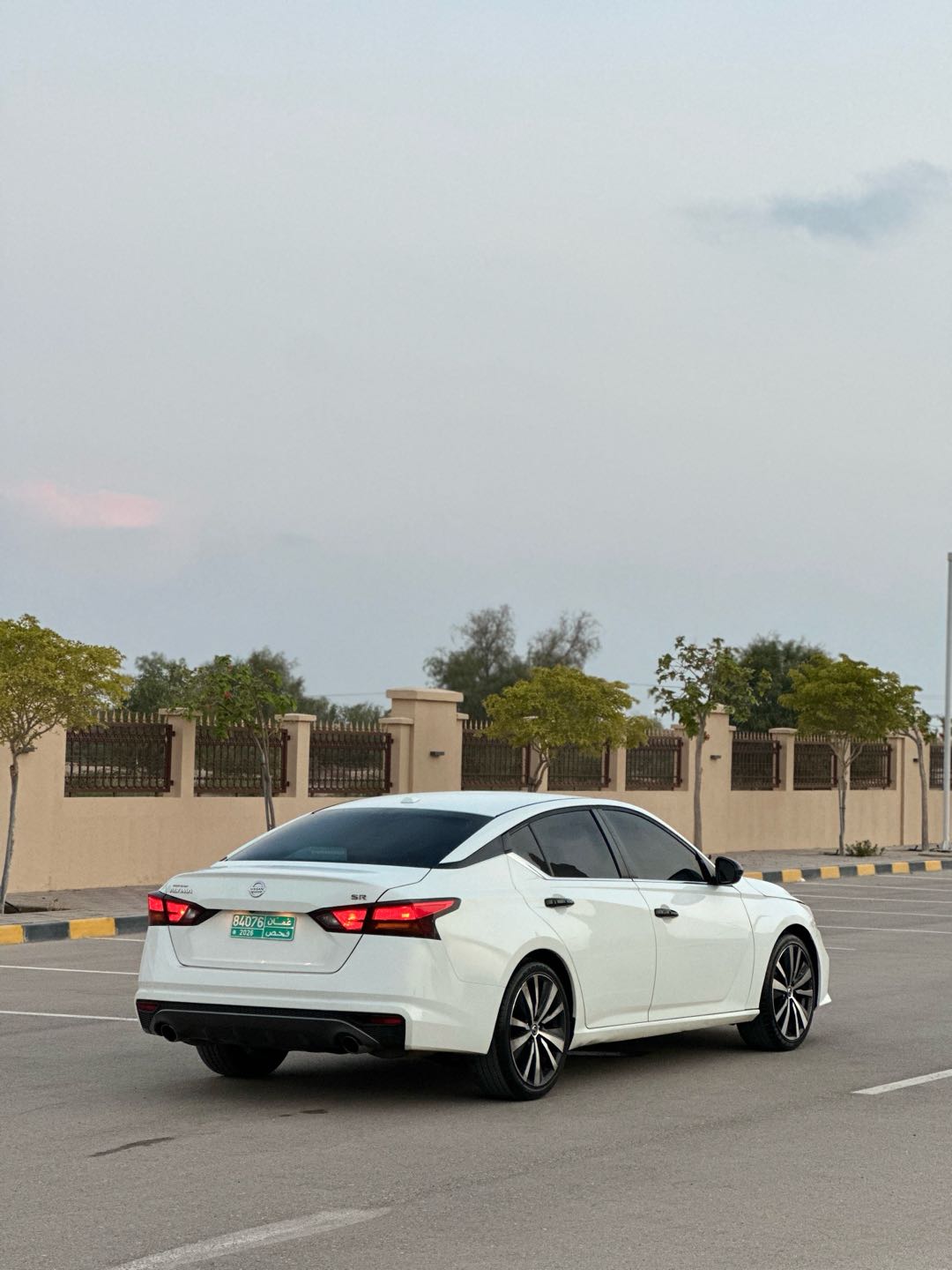 Car Image 2019 NISSAN ALTIMA SR