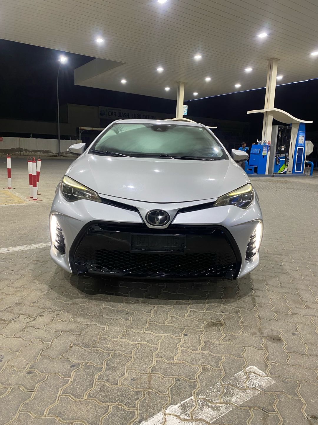 Car Image 2018 TOYOTA COROLLA SE