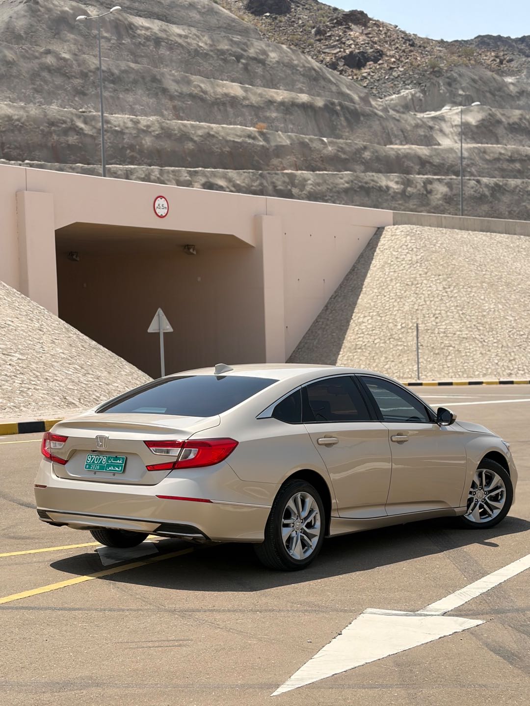 Car Image 2018 HONDA ACCORD LX