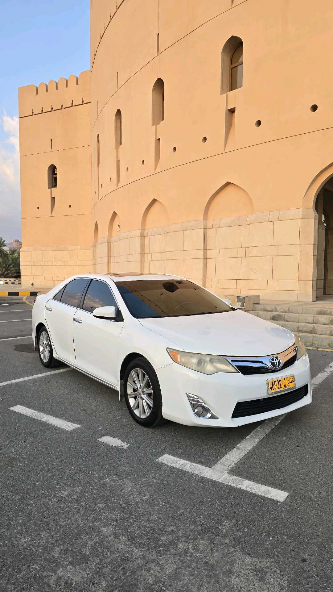 Car Image 2014 TOYOTA CAMRY XLE