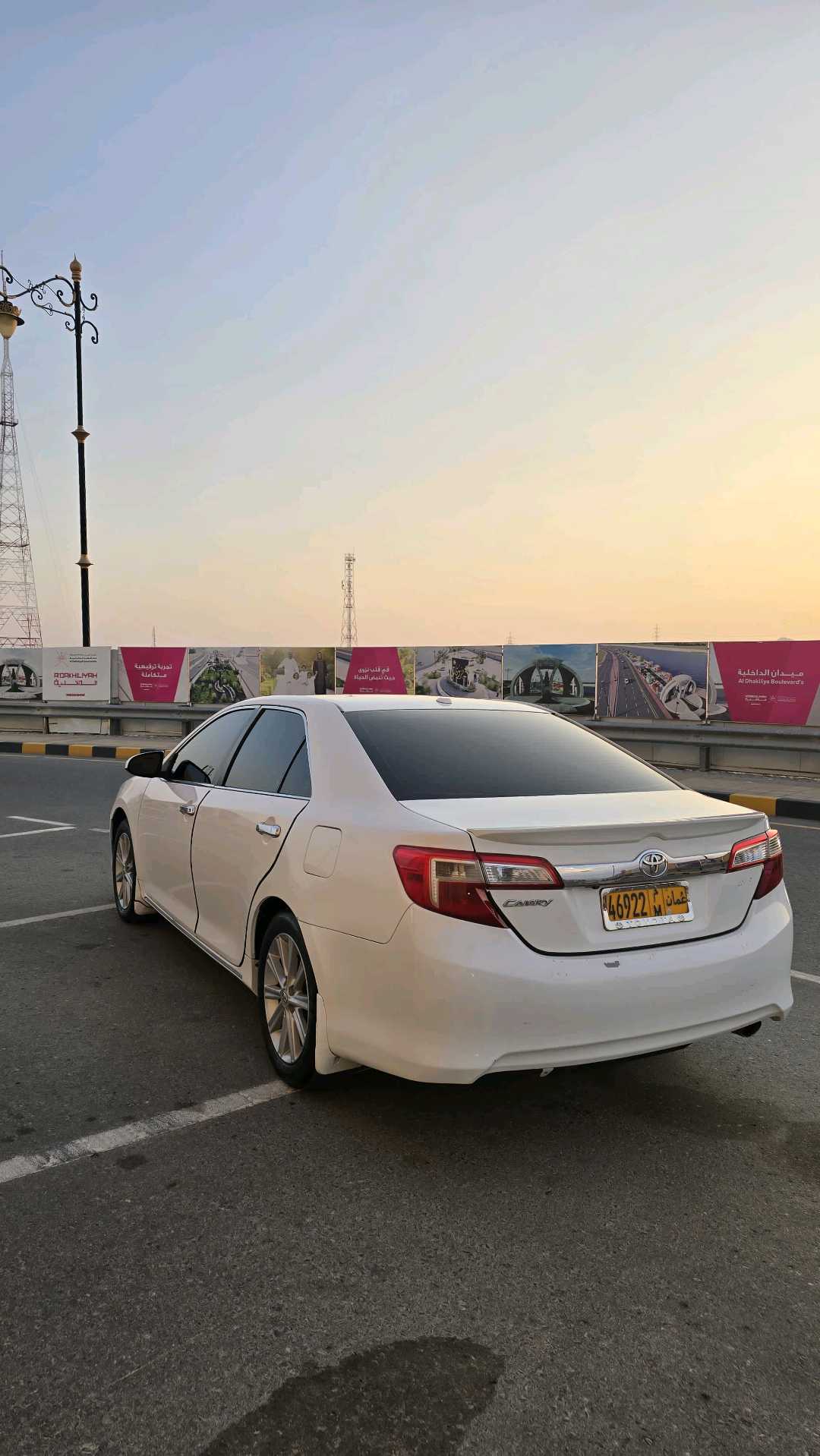 Car Image 2014 TOYOTA CAMRY XLE