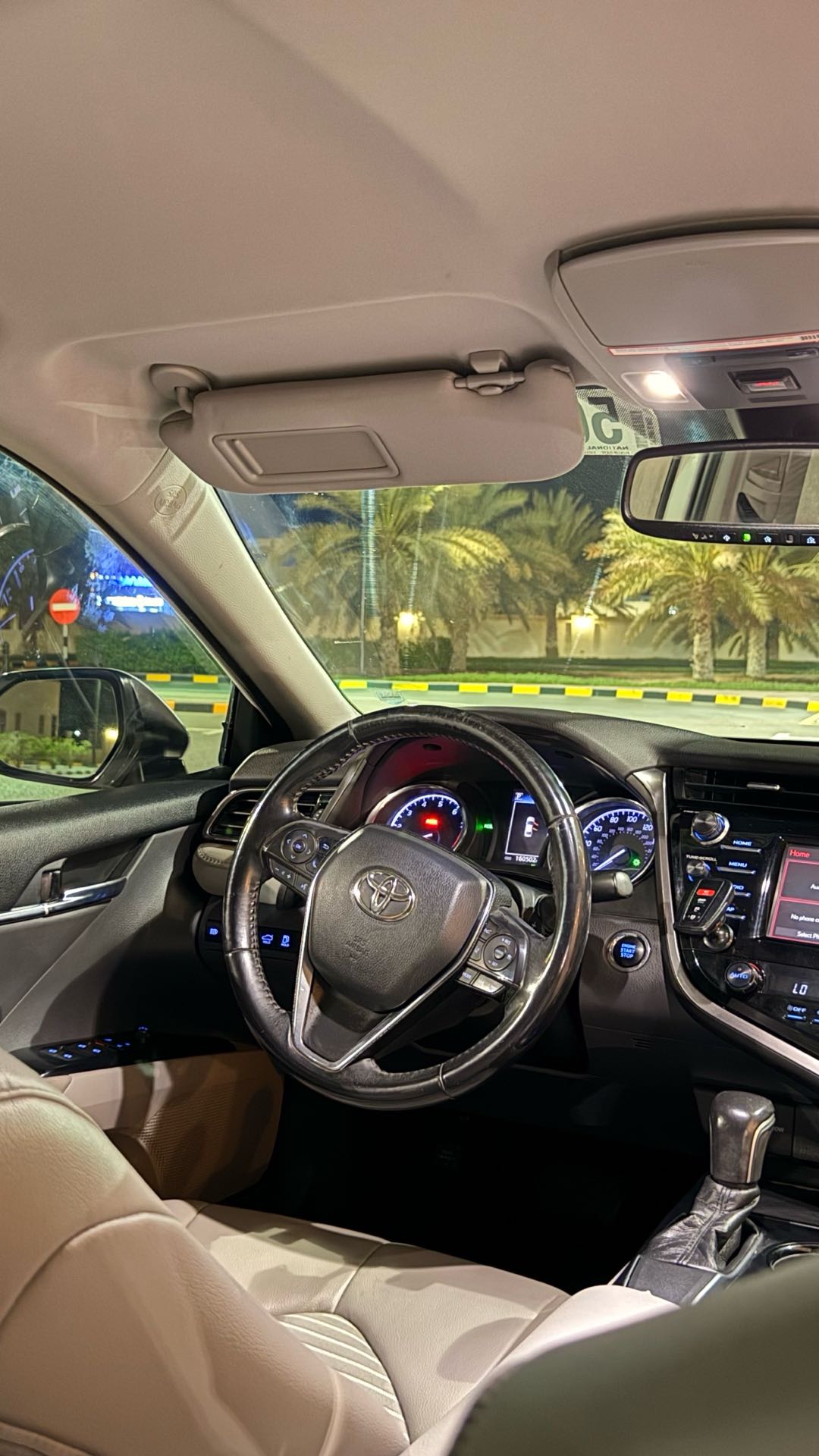Car Image 2019 TOYOTA CAMRY SE