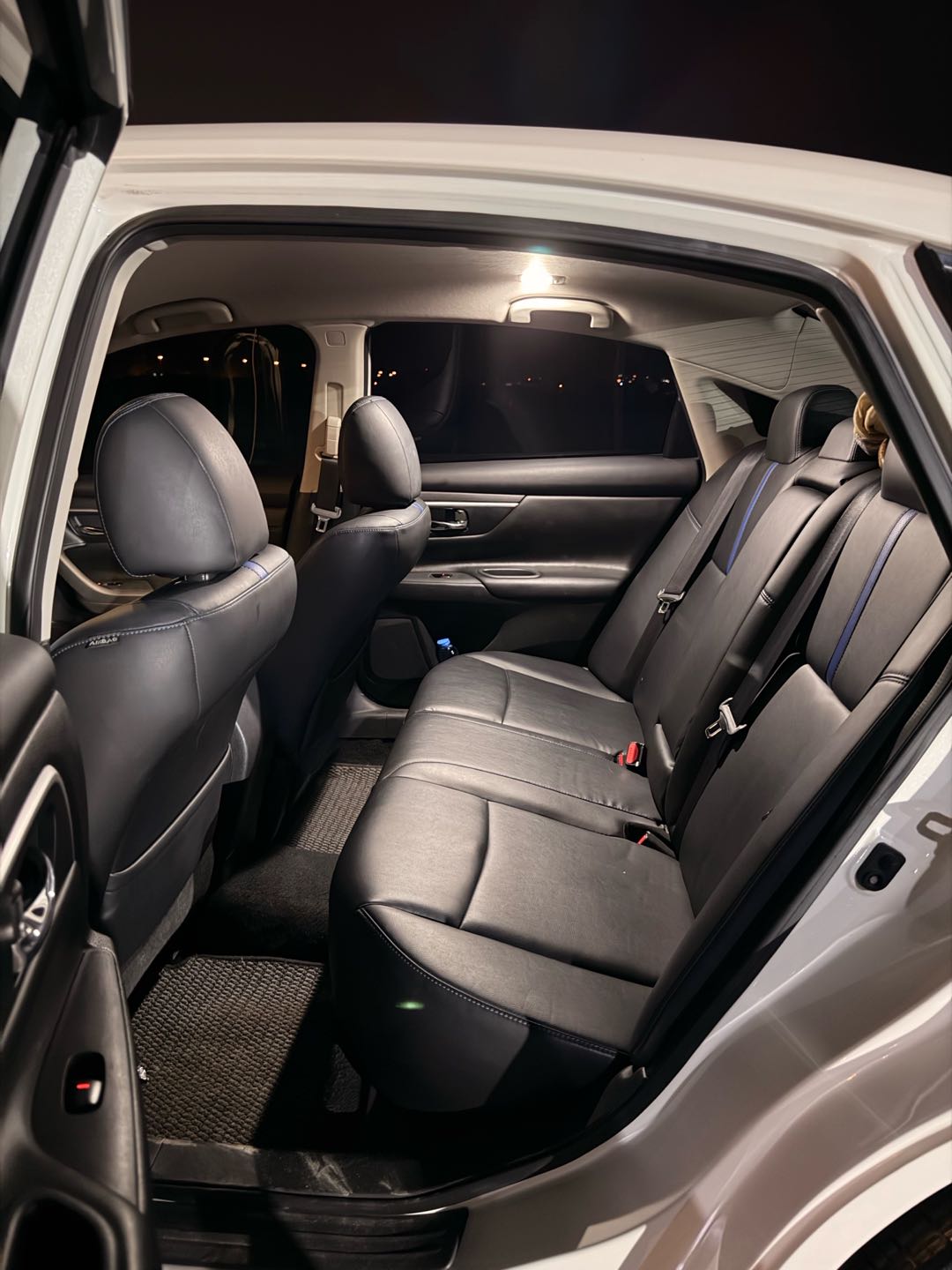 Car Image 2018 NISSAN ALTIMA SR