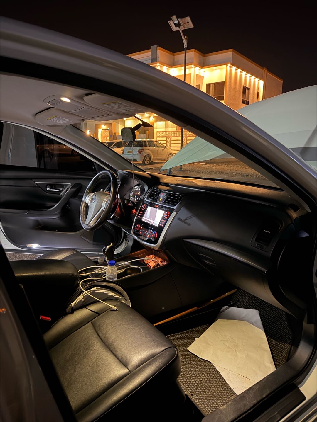 Car Image 2018 NISSAN ALTIMA SR