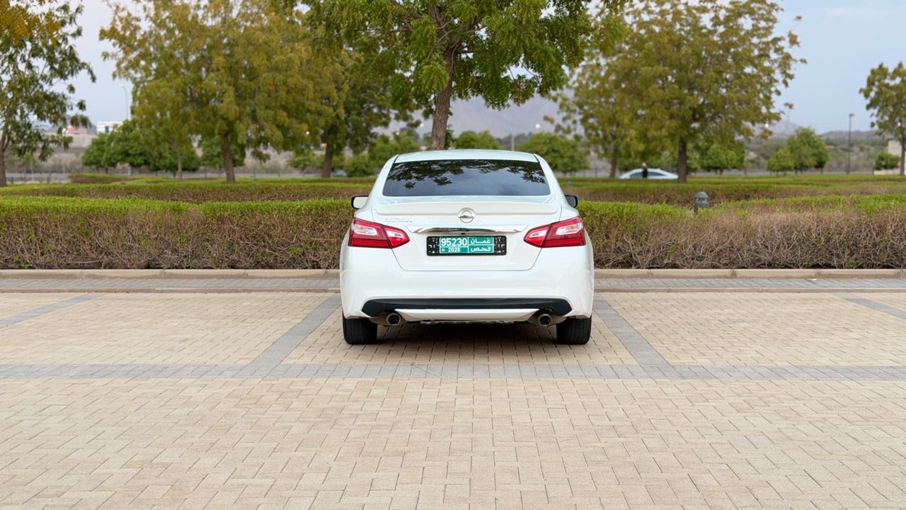 Car Image 2017 NISSAN ALTIMA S