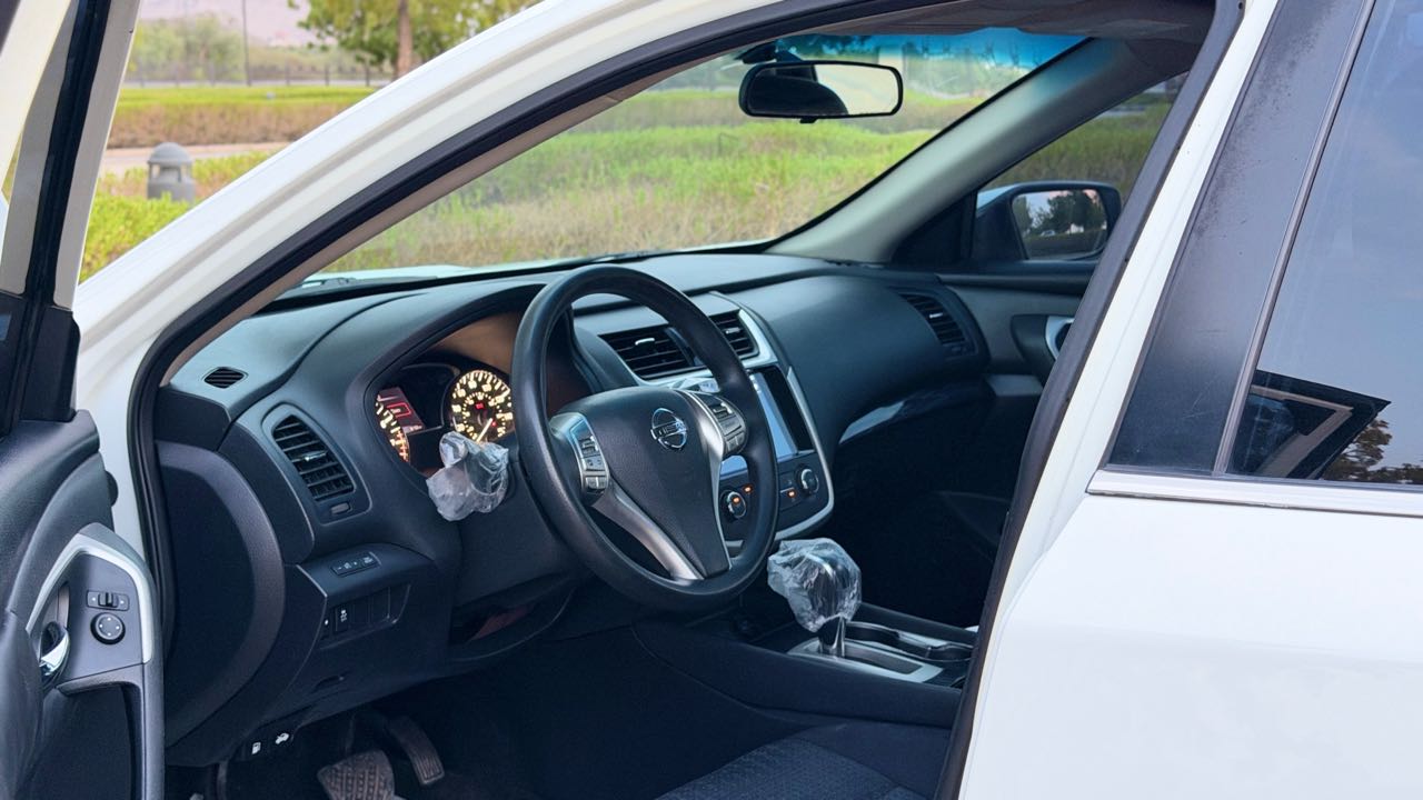 Car Image 2017 NISSAN ALTIMA S