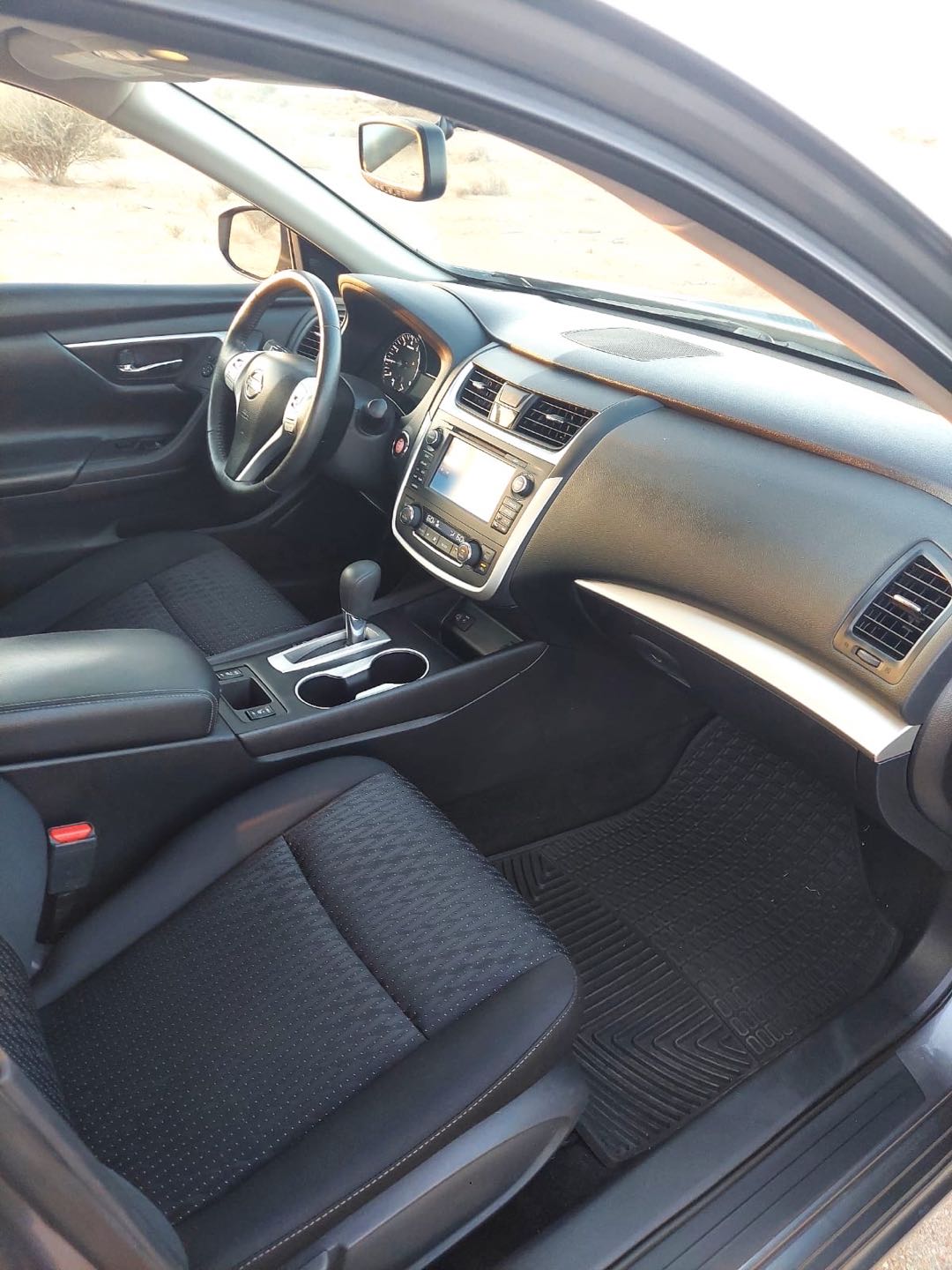 Car Image 2017 NISSAN ALTIMA SV