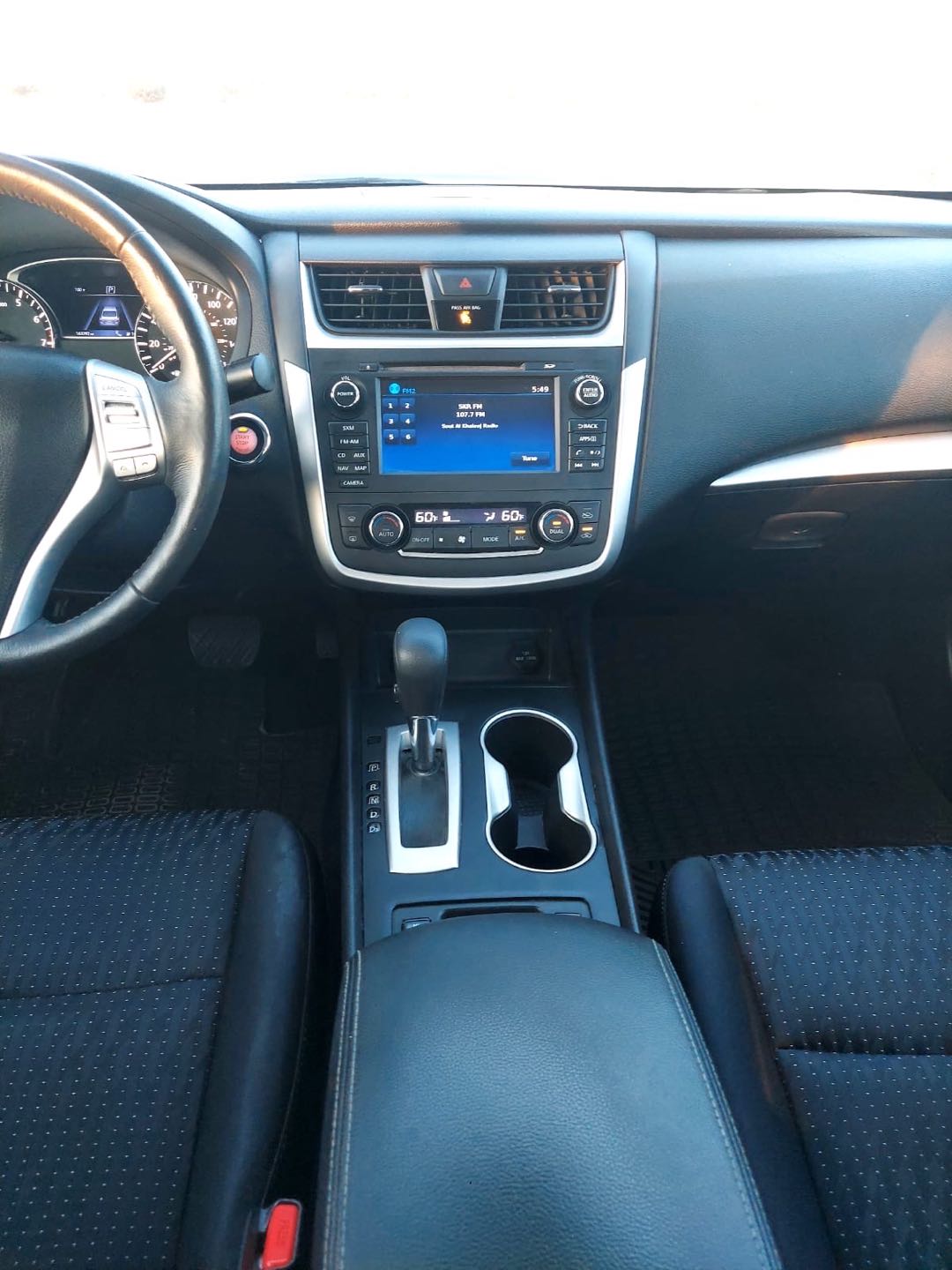 Car Image 2017 NISSAN ALTIMA SV