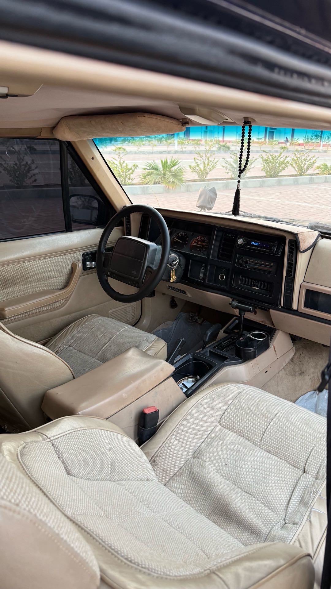 Car Image 1996 JEEP CHEROKEE 