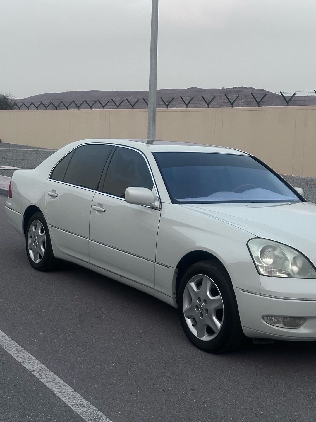 Car Image 2001 LEXUS LS 430 1/2 Ultra
