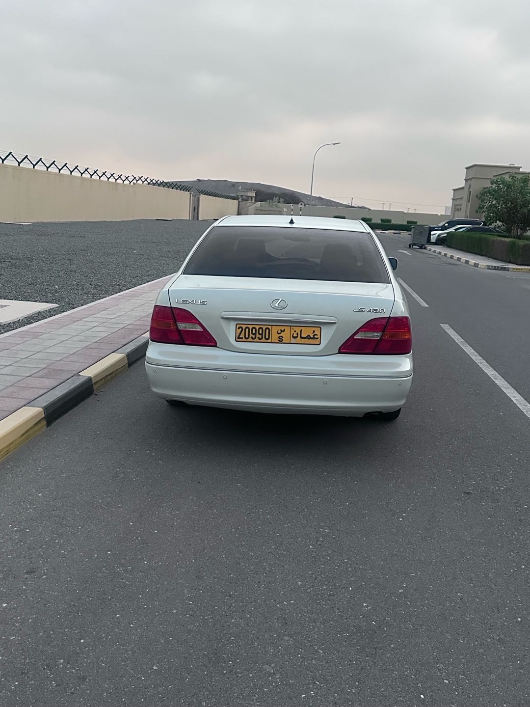 Car Image 2001 LEXUS LS 430 1/2 Ultra