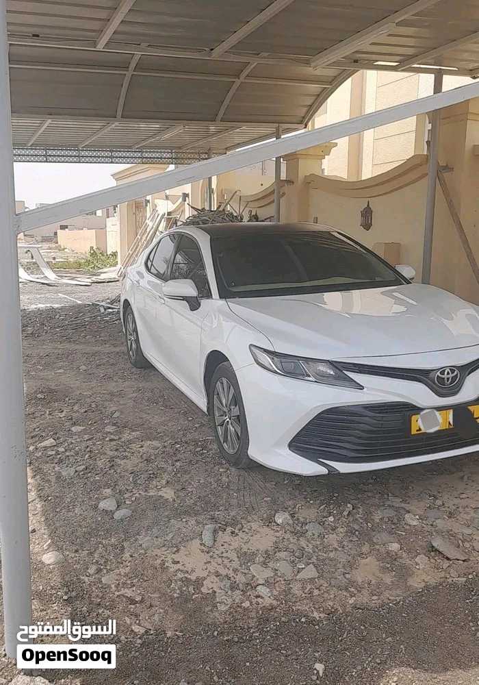Car Image 2019 TOYOTA CAMRY LE