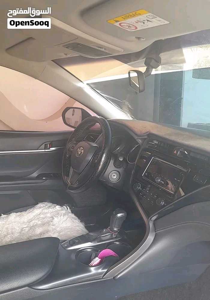 Car Image 2019 TOYOTA CAMRY LE