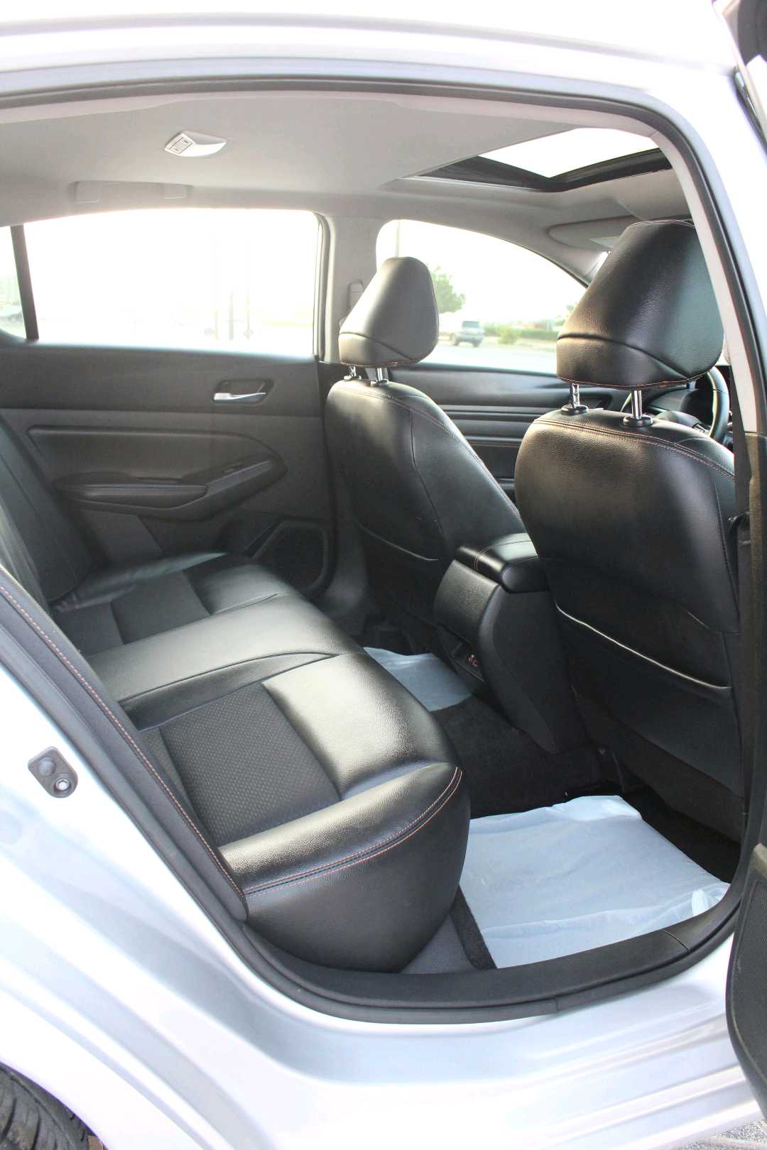 Car Image 2020 NISSAN ALTIMA SR