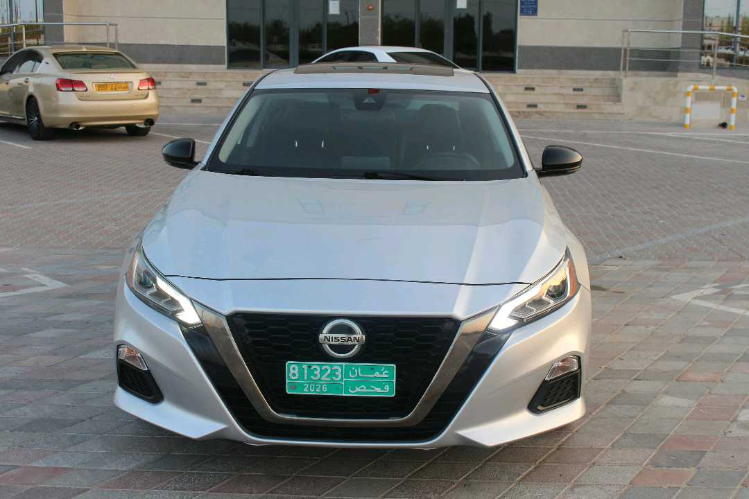 Car Image 2020 NISSAN ALTIMA SR