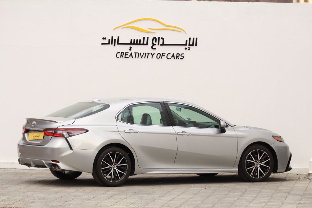 Car Image 2021 TOYOTA CAMRY SE