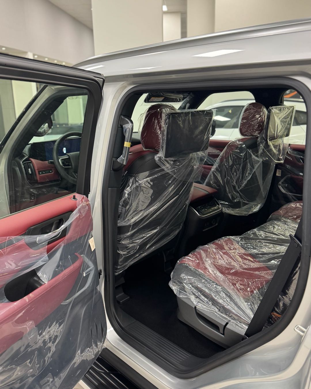 Car Image 2026 NISSAN PATROL Platinum