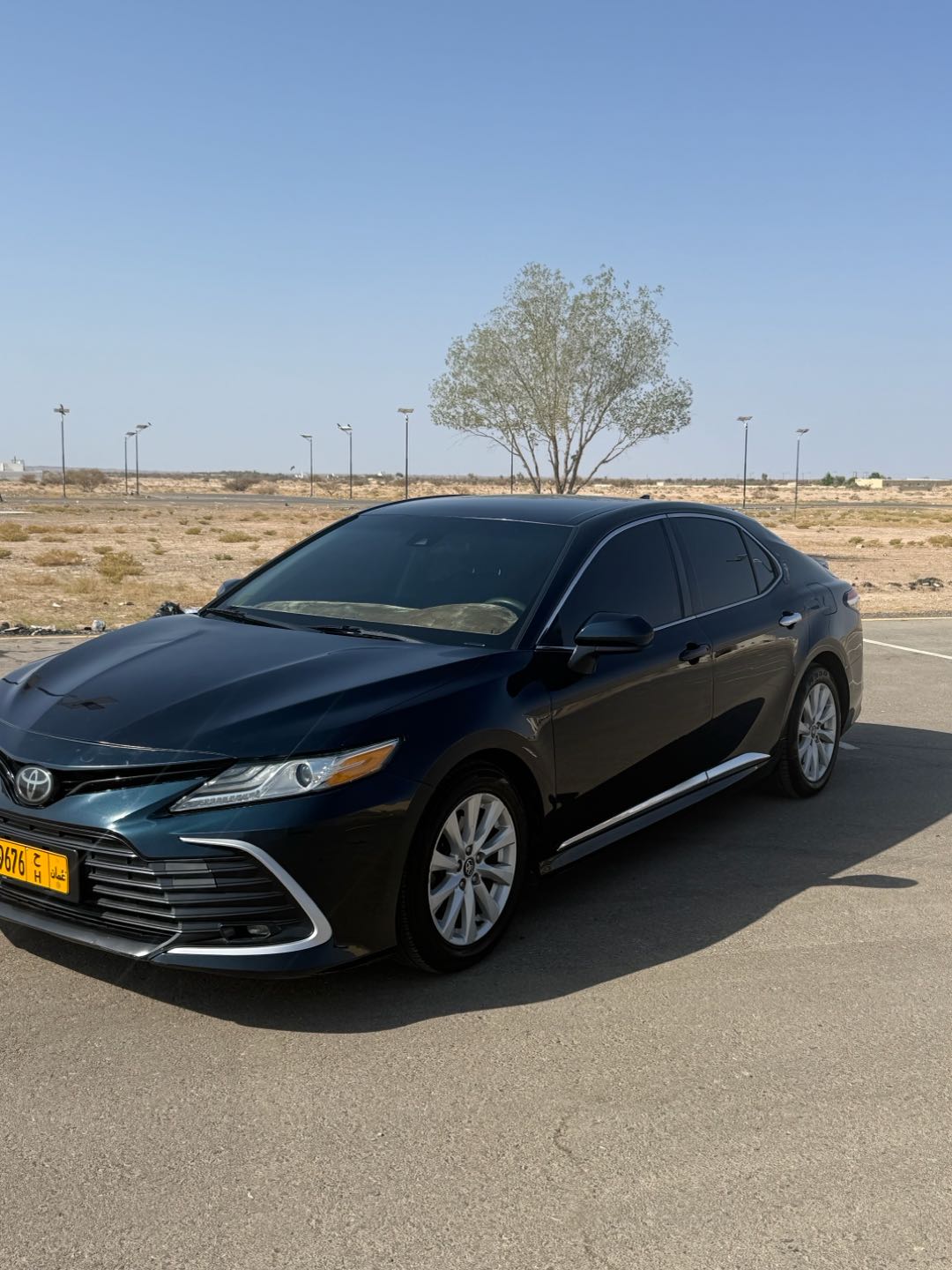 Car Image 2020 TOYOTA CAMRY LE