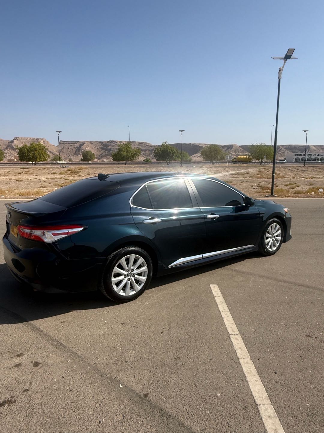 Car Image 2020 TOYOTA CAMRY LE