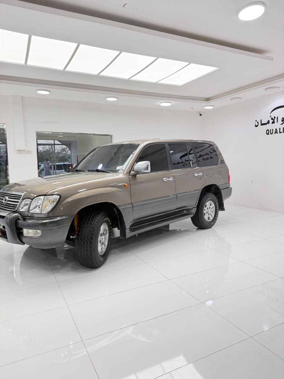 Car Image 1999 LEXUS LX 470