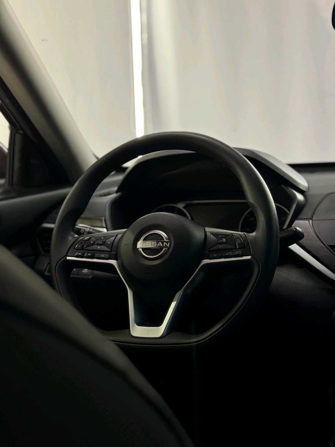 Car Image 2023 NISSAN ALTIMA SV