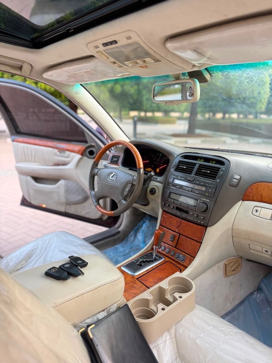 Car Image 2001 LEXUS LS 430