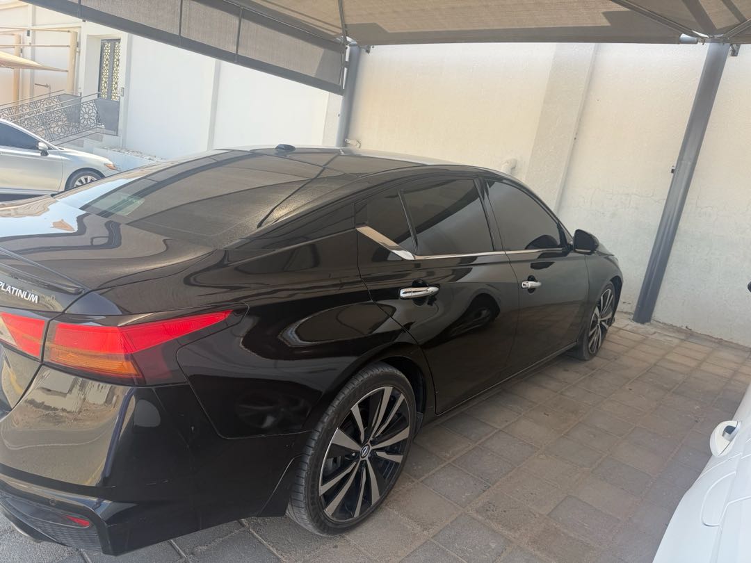 Car Image 2019 NISSAN ALTIMA Platinum 