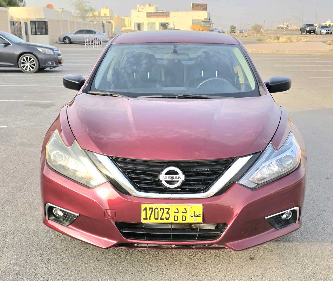 Car Image 2017 NISSAN ALTIMA SR
