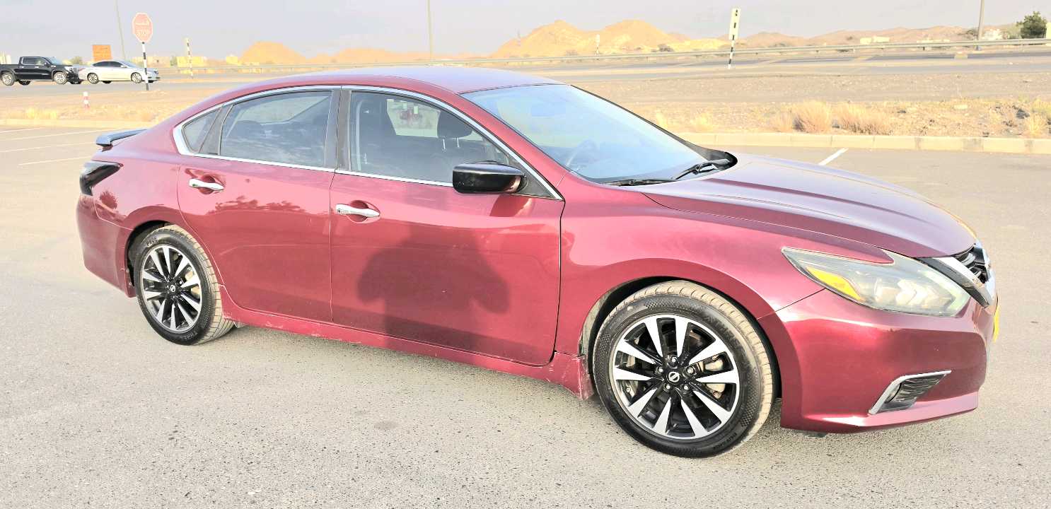 Car Image 2017 NISSAN ALTIMA SR