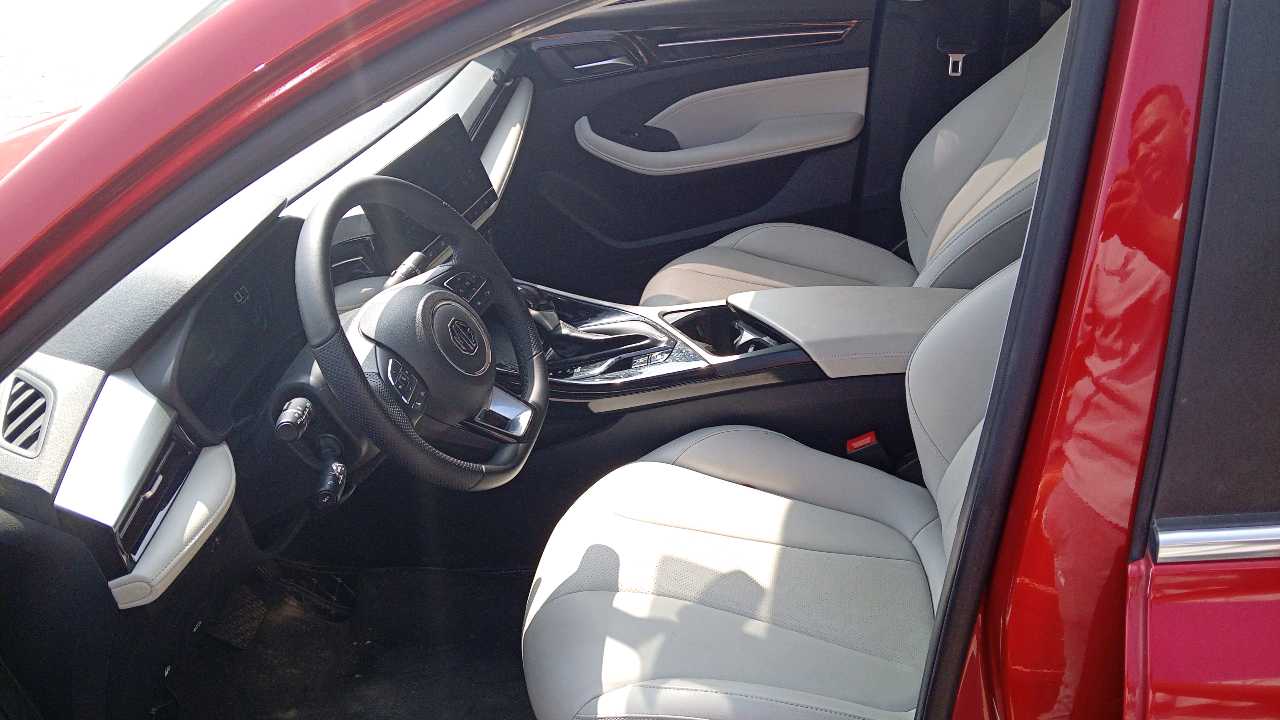 MG 5 2025