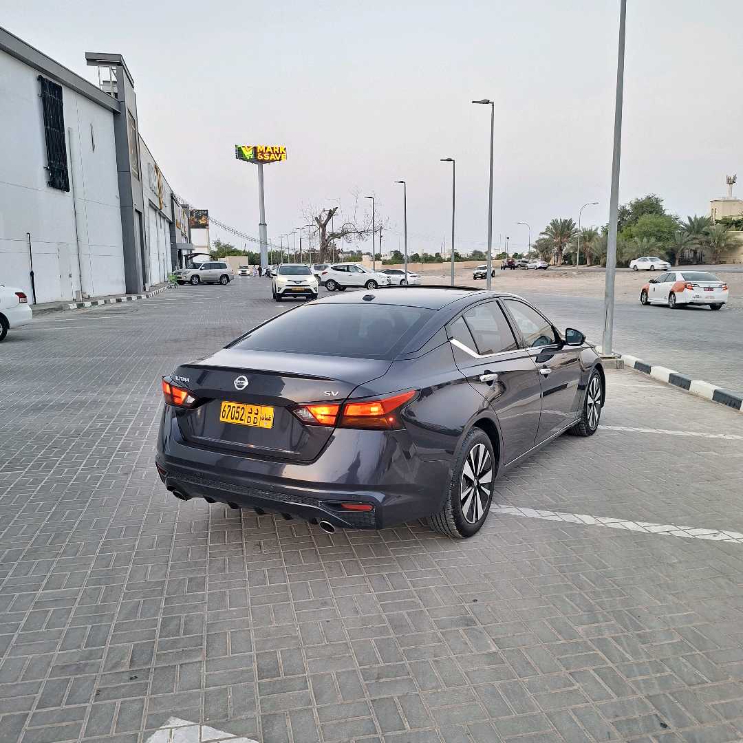 Car Image 2019 NISSAN ALTIMA SV