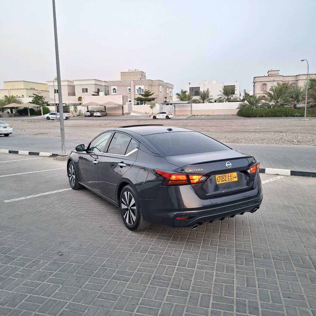 Car Image 2019 NISSAN ALTIMA SV
