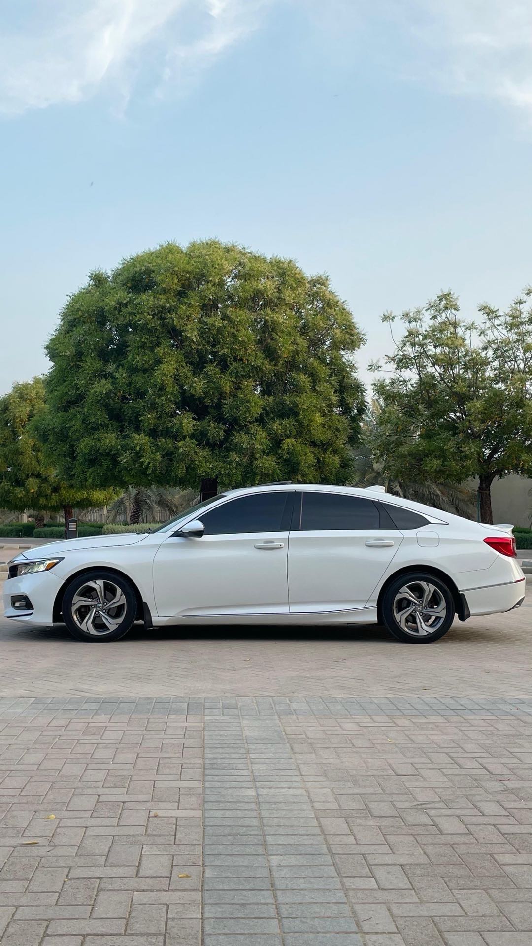 Car Image 2018 HONDA ACCORD EXL