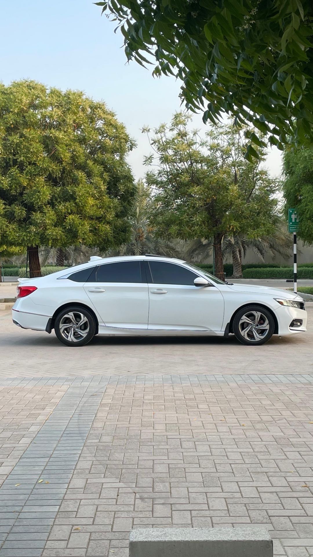 Car Image 2018 HONDA ACCORD EXL