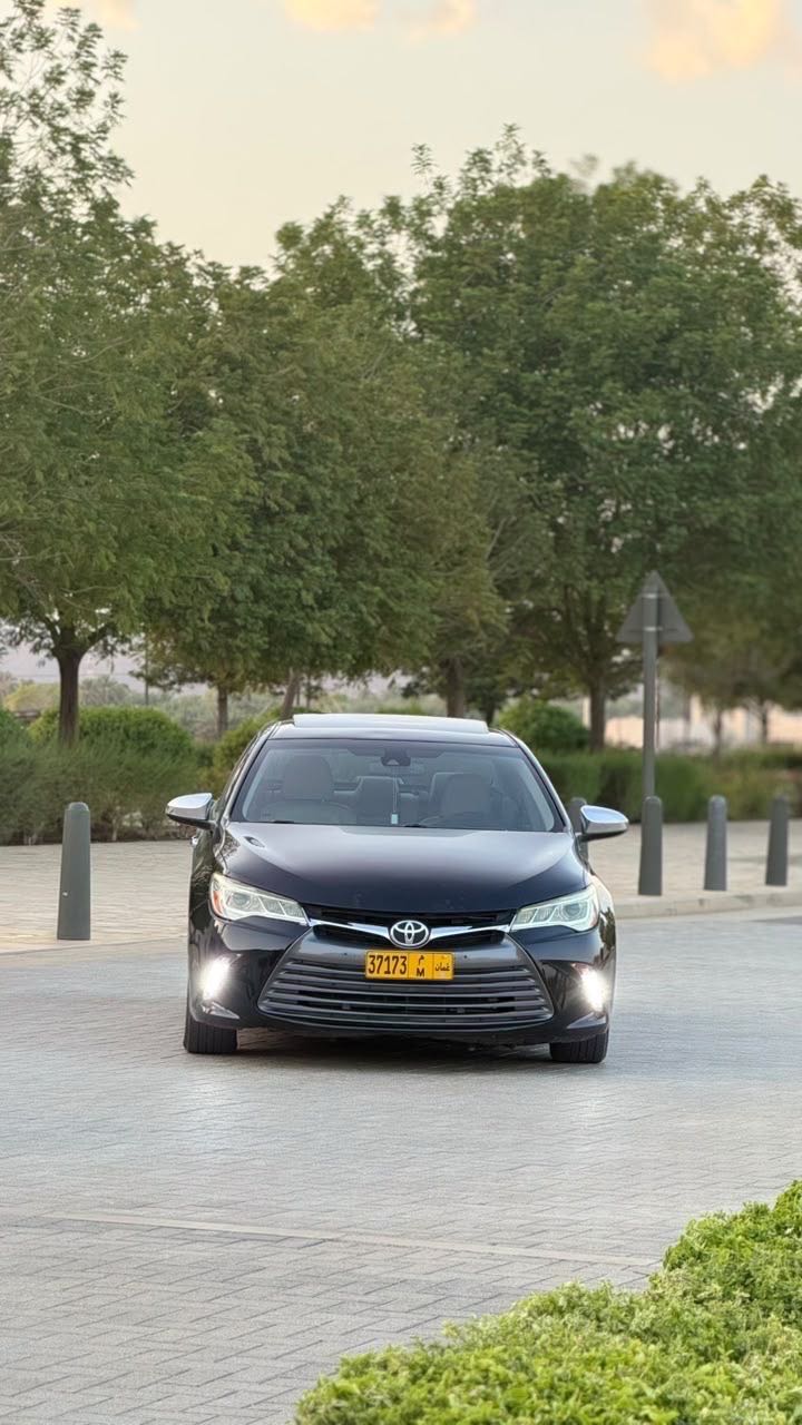 Car Image 2017 TOYOTA CAMRY XLE