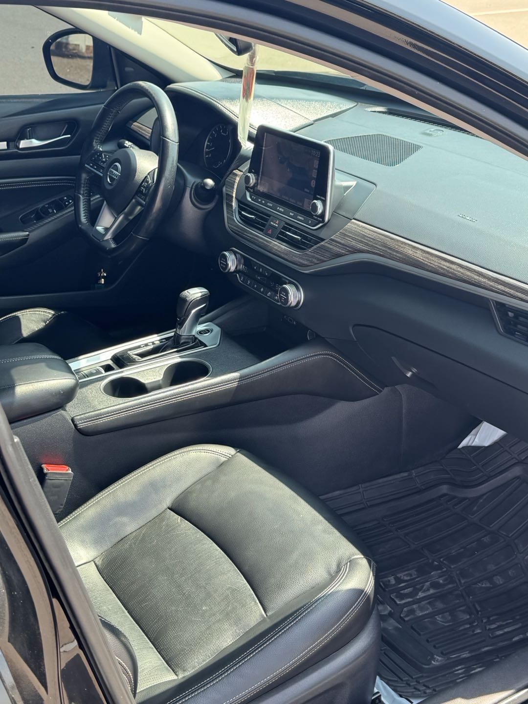 Car Image 2019 NISSAN ALTIMA SL