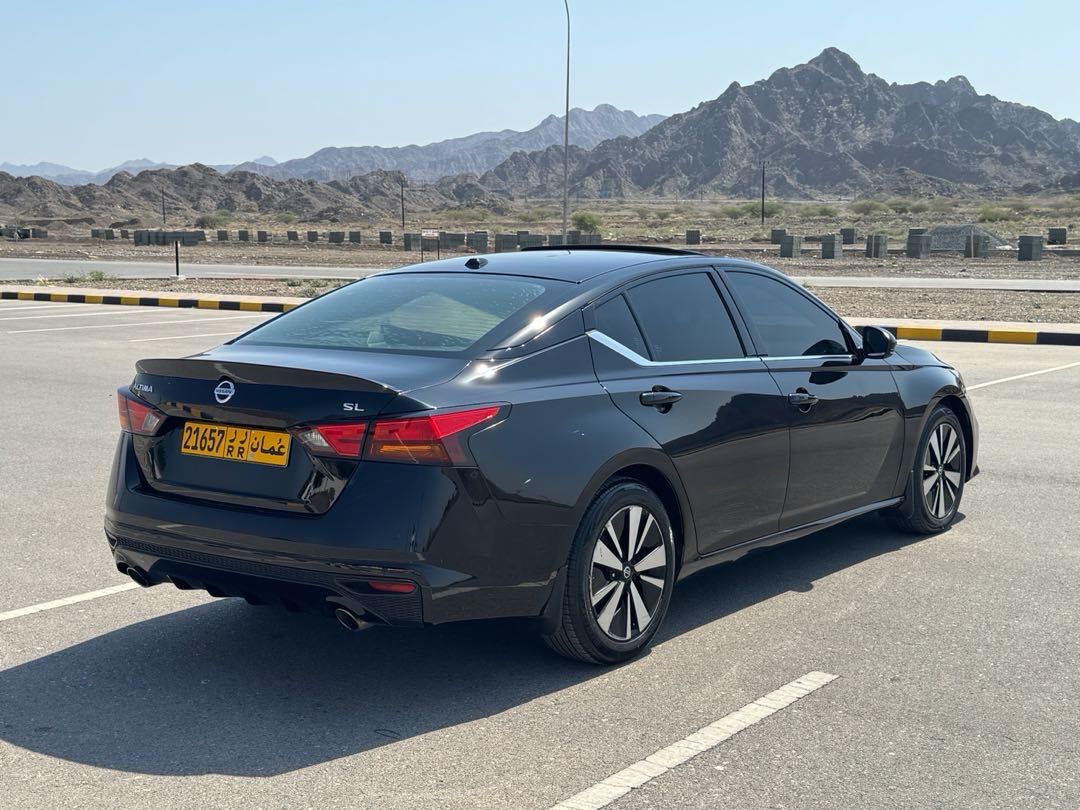 Car Image 2019 NISSAN ALTIMA SL