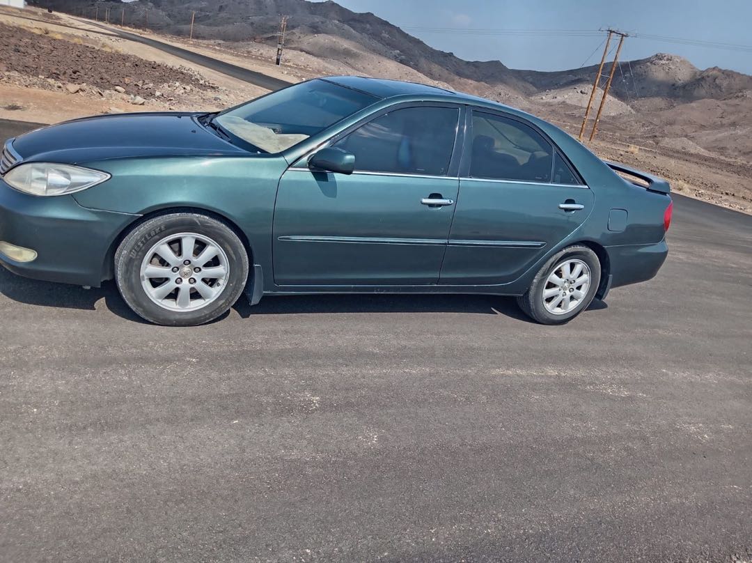 Car Image 2002 TOYOTA CAMRY LE