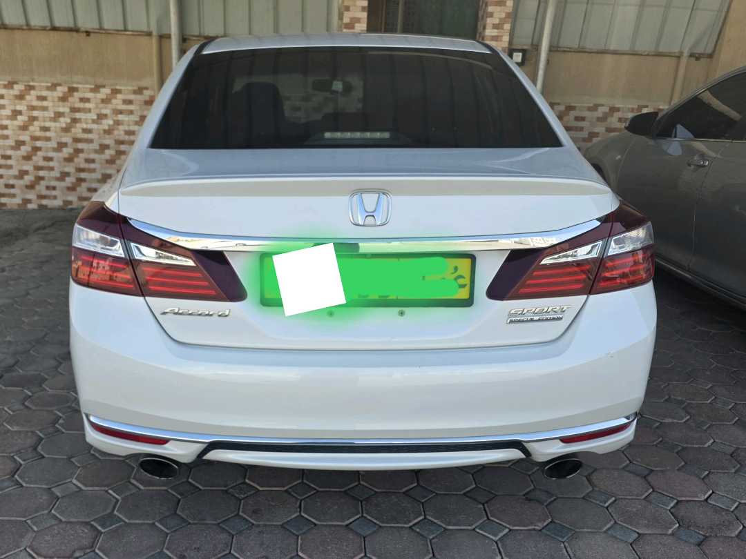Car Image 2017 HONDA ACCORD TOURING