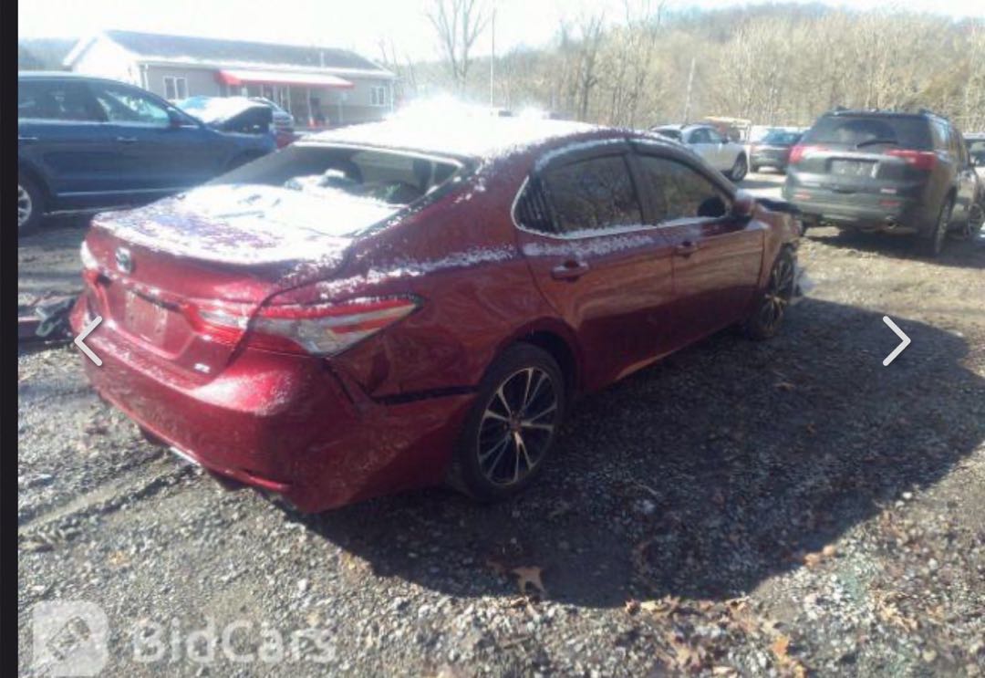 Car Image 2018 TOYOTA CAMRY SE