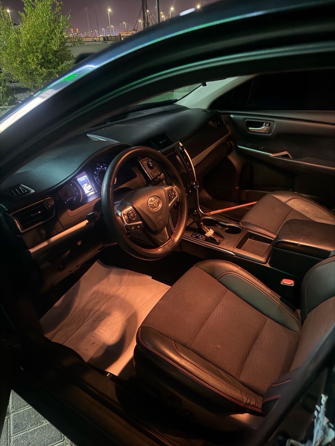 Car Image 2017 TOYOTA CAMRY SE