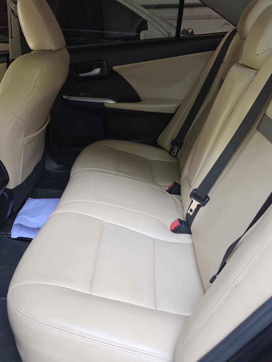 Car Image 2012 TOYOTA CAMRY SE