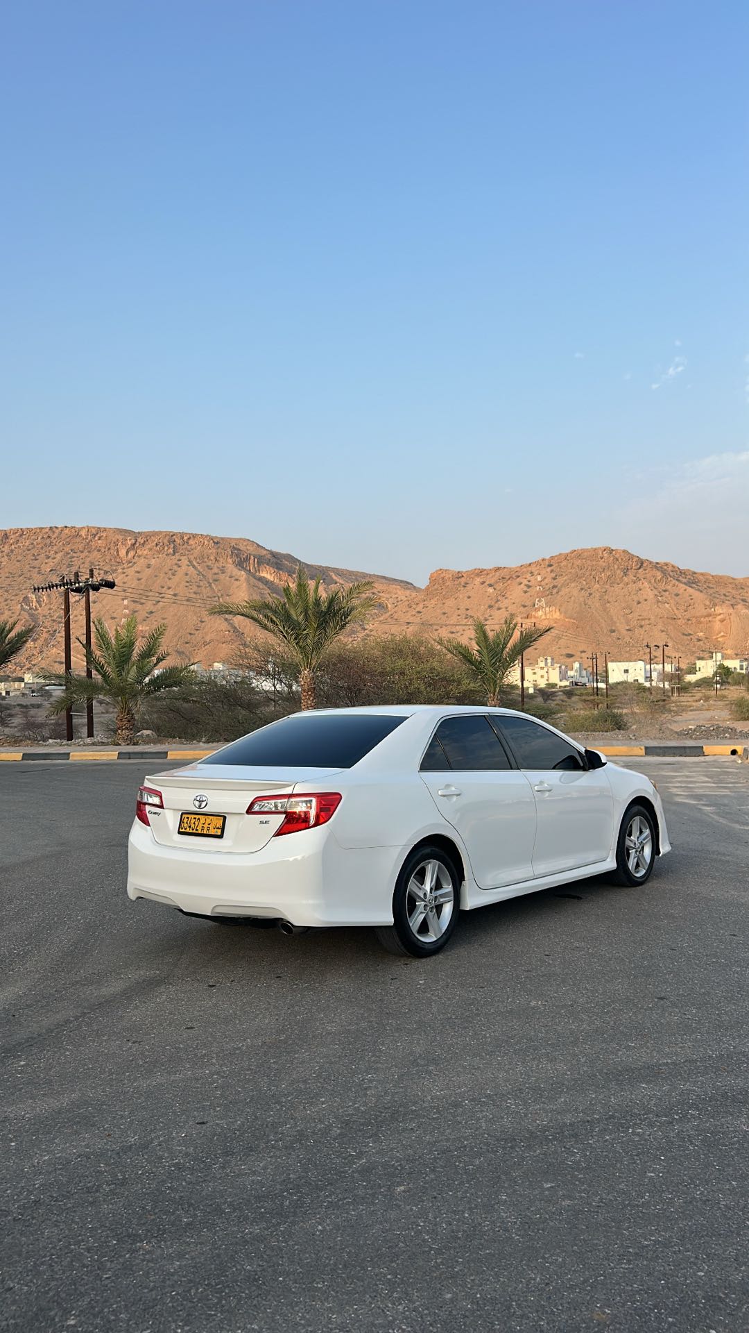 Car Image 2014 TOYOTA CAMRY SE